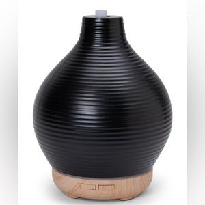 Black textured ceramic diffuser